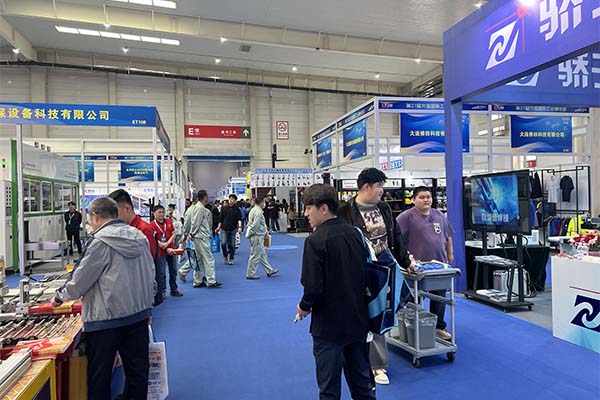 展會(huì)現(xiàn)場