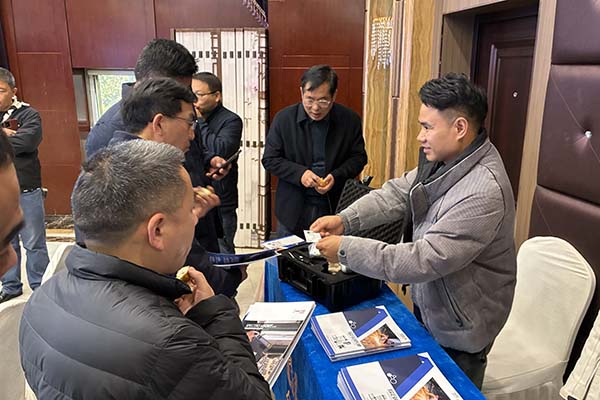 為嘉賓介紹我司產(chǎn)品 為嘉賓介紹我司產(chǎn)品